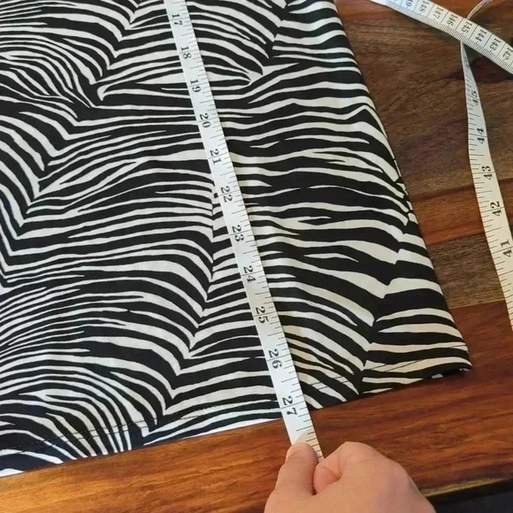 Ann Taylor women's zebra print blouse - Picture 6 of 8